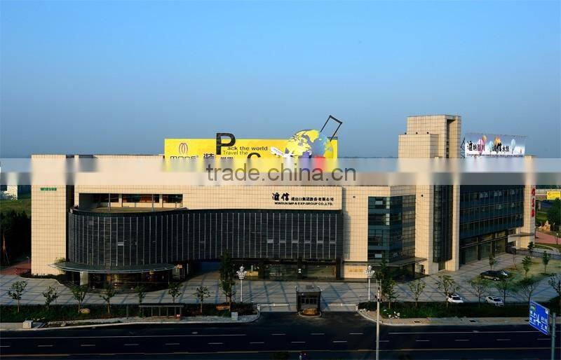 LARGE CAPACITY FASHIONABLE DUFFLE TROLLEY BAG FOR MAN AND WOMEN