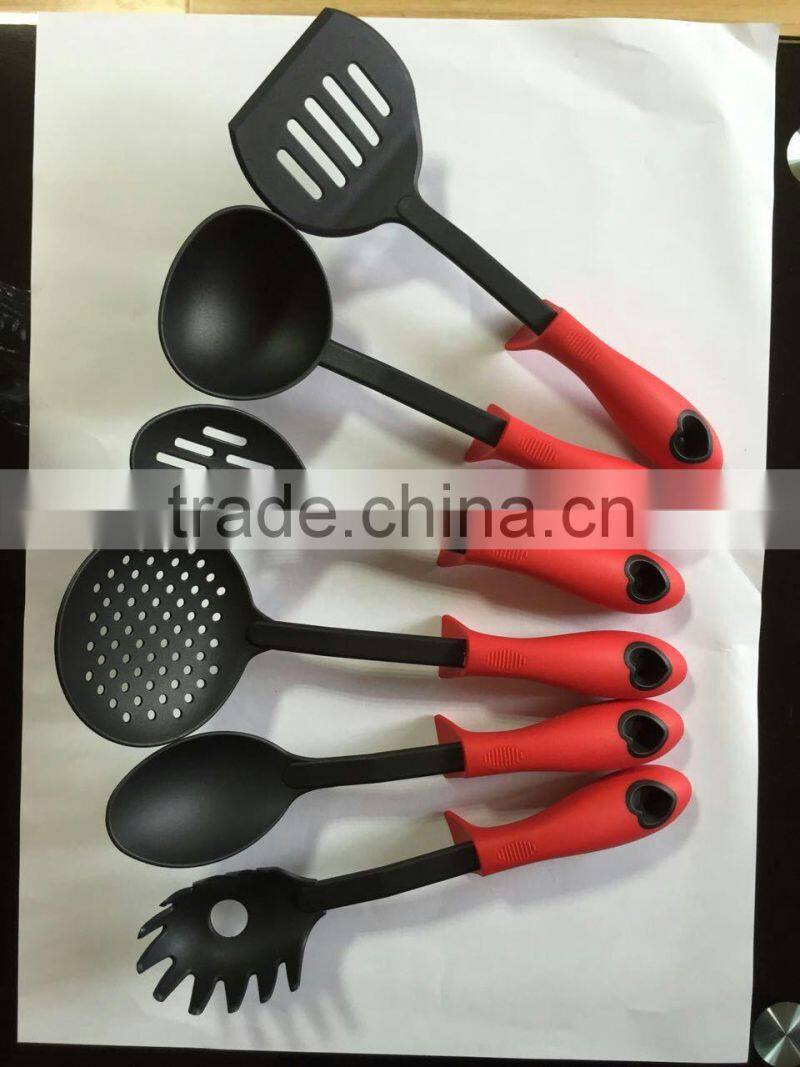 2015 popular sale 6 pcs set nylon kitchen utensils non-stick set with high quality food garde all red silicone handle