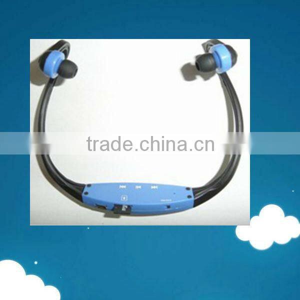 sporty card reader headphones with slot sd