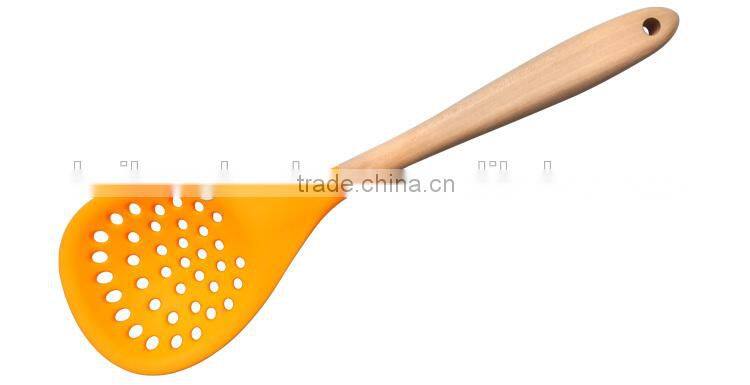 F01-4 2015 hot sale Silicone Kitchen Cooking Skimmer, Silicone Skimmer, Kitchen Skimmer with wooden handle