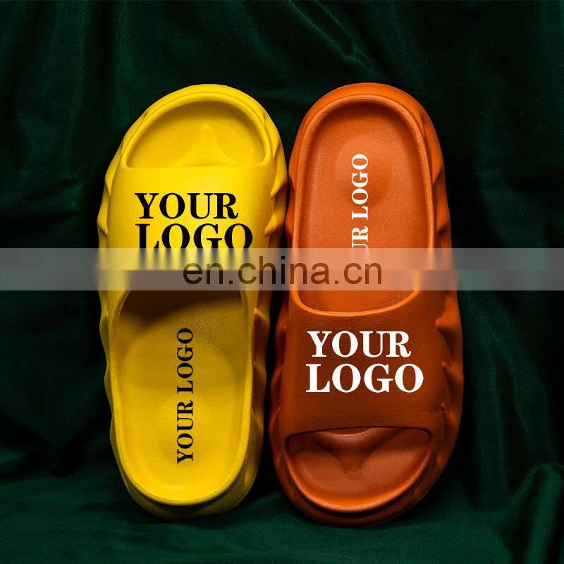 Factory direct sale Christmas high-quality home slippers all-match trend indoor custom ladies and men's slippers