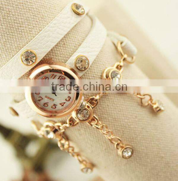 2015 Women Dress Watches Women rhinestone Watches Vintage sport watch