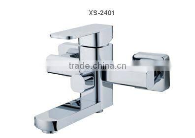 Classical Hot and Cold bathtub faucet