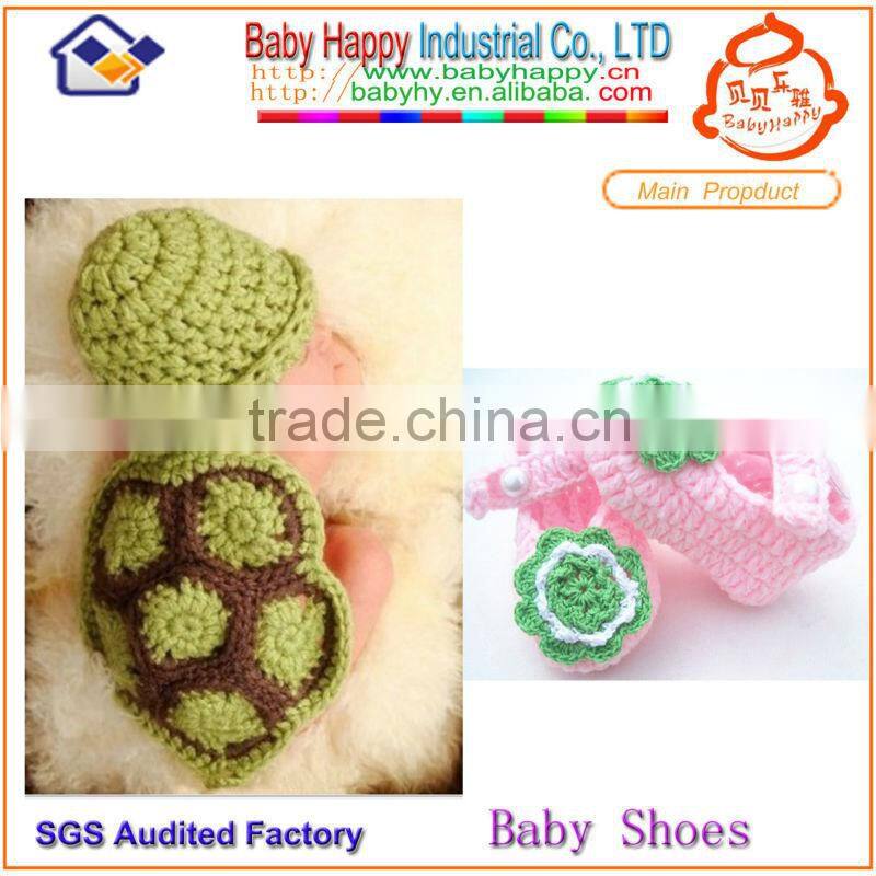 hand crochet cute baby shoes and headband