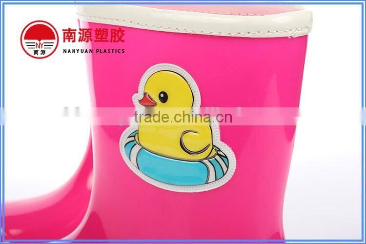 Children rain boots with optional LED light