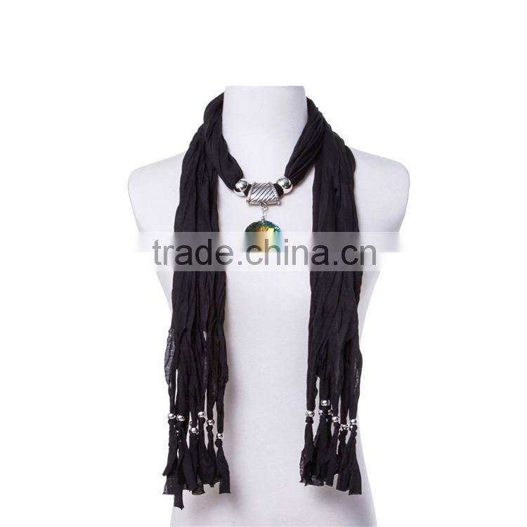 2016 New design round crystal stones pendant scarf