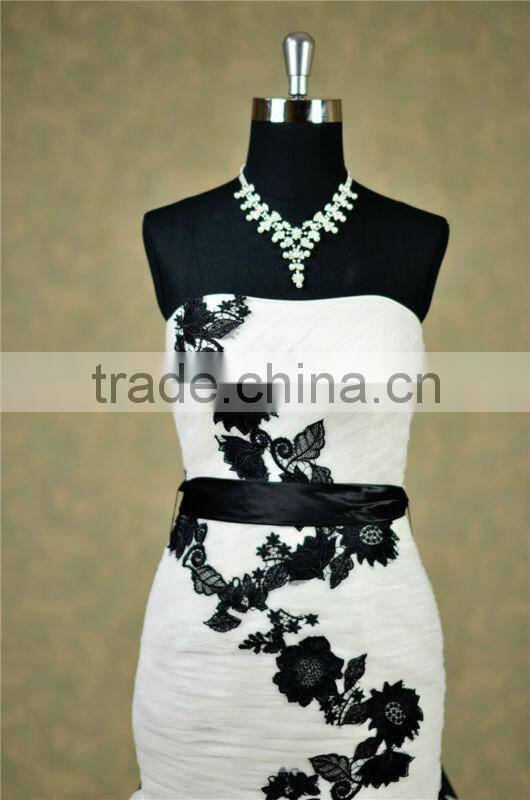 Popular Bohemian style strapless black and white lace fishtail wedding dresses