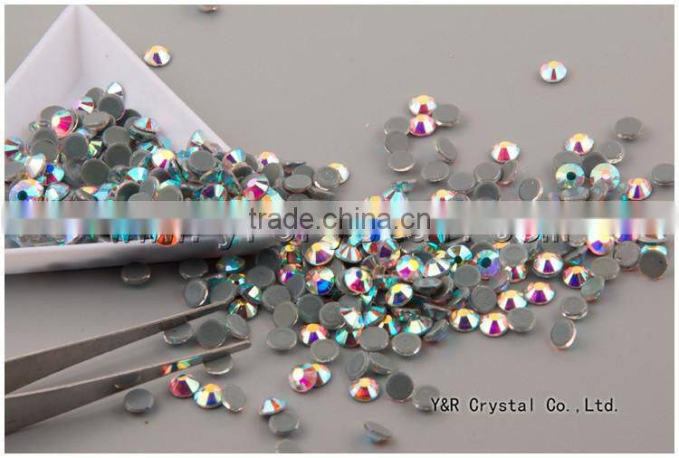 Beading Station 1440-Piece Flat Back Brilliant 14-Cut Round Rhinestones, 4mm-16ss, ab color