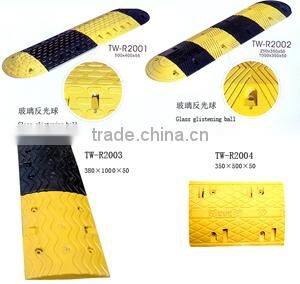 SH-04 Highly Visible Rubber Traffic Speed Hump