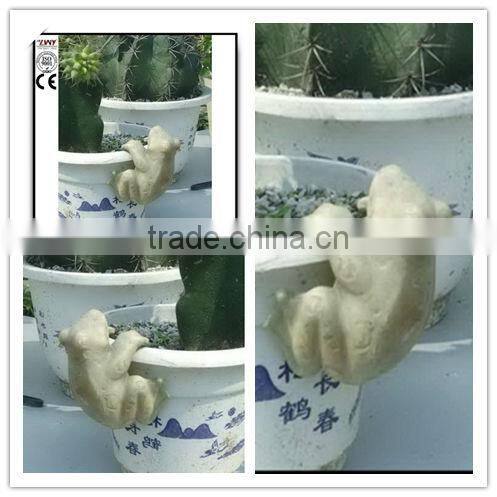 3.2-inch tall animal sculpture hanging frog(suitable planter) flower pot decor