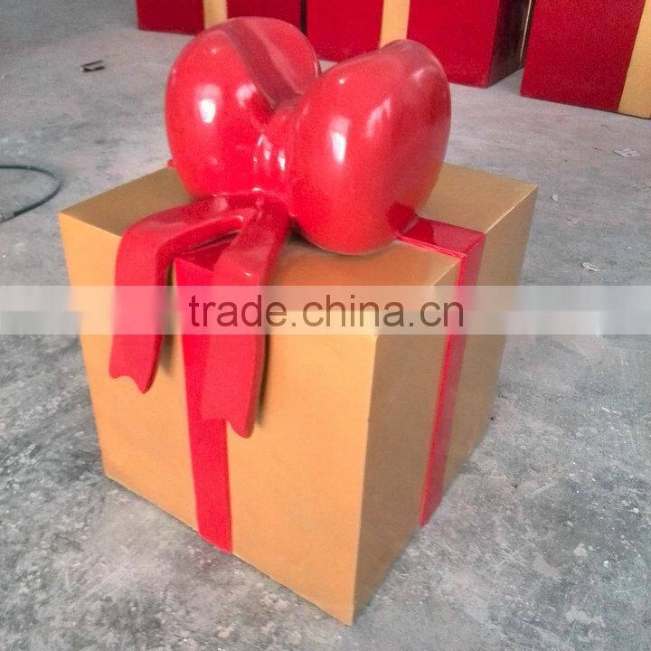 Outdoor fiberglass Christmas gold gift case