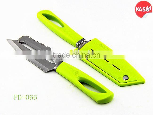Multi-Functional Peeler Serrated vegetable peeler with cover PD-068
