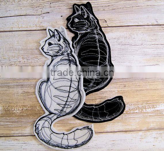 Custom high quality embroidered Cat demon, fox demonpatch for clothes embroidery patch made in china choose size/color