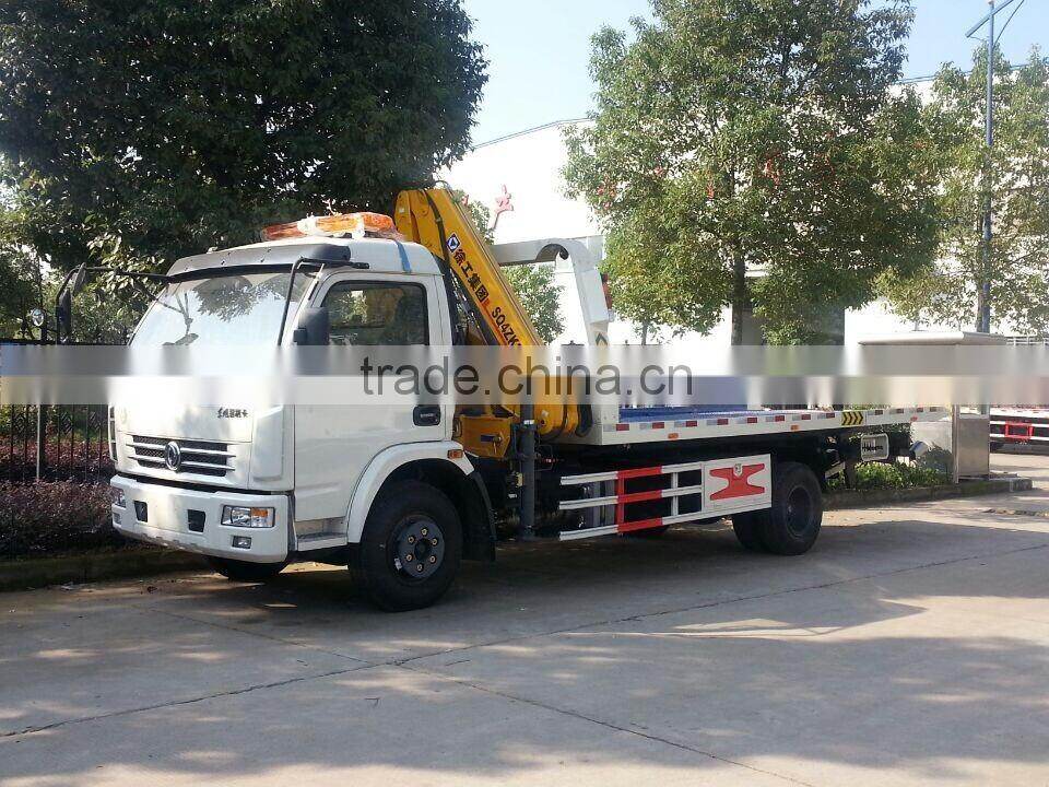 Dongfeng duolika wrecker truck with 3.2ton folding boom crane