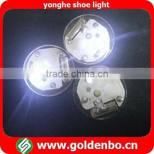Shake lighting shoes