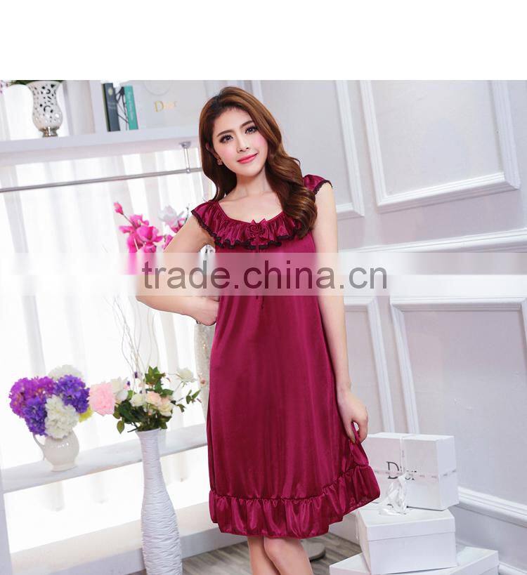 Summer is pure and fresh and transparent silk condole belt nightgown