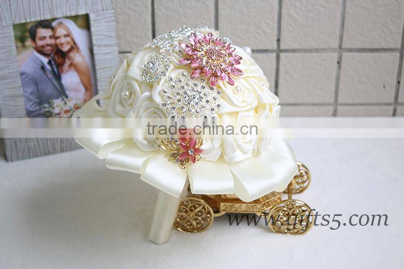 Luxury handmade flower boquet wiht gorgeous brooches