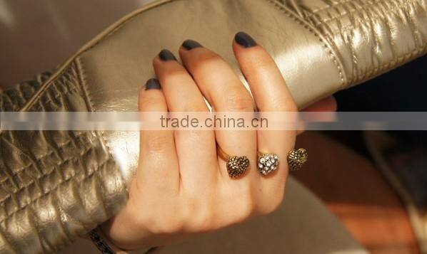 Fashion three hearts are connected new rings