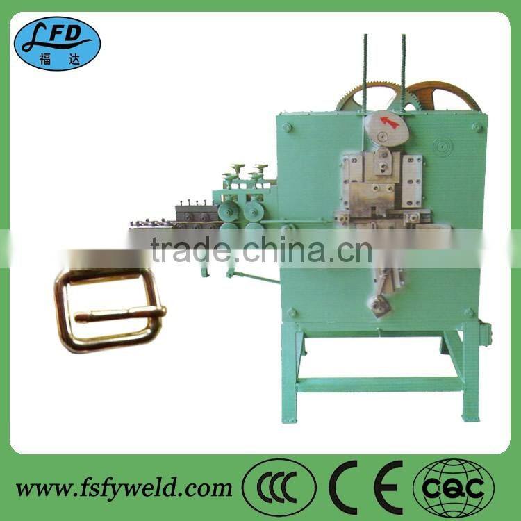 Automatic steel wire buckle forming machine for handbag