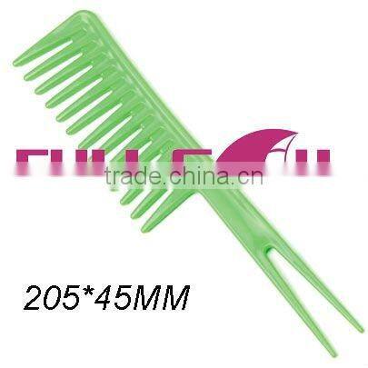 Plastic comb