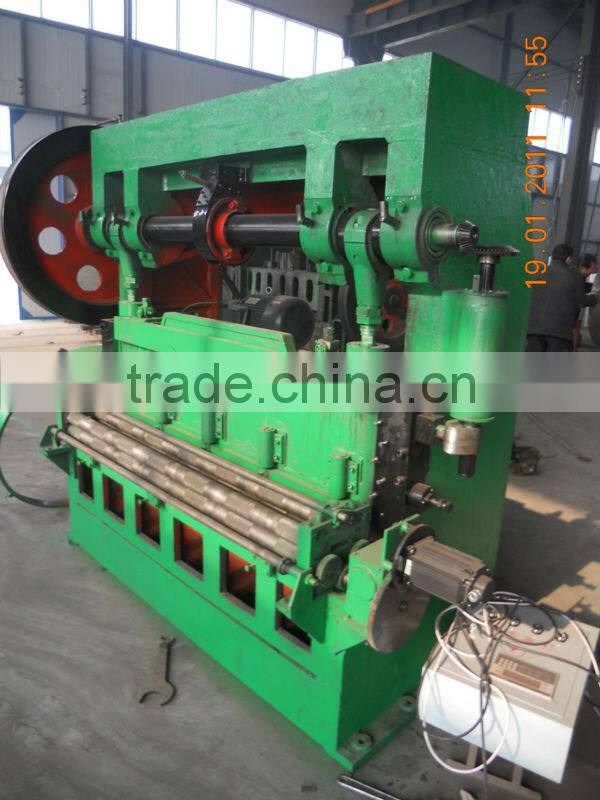Expanded Metal Machine(Complete in specification)