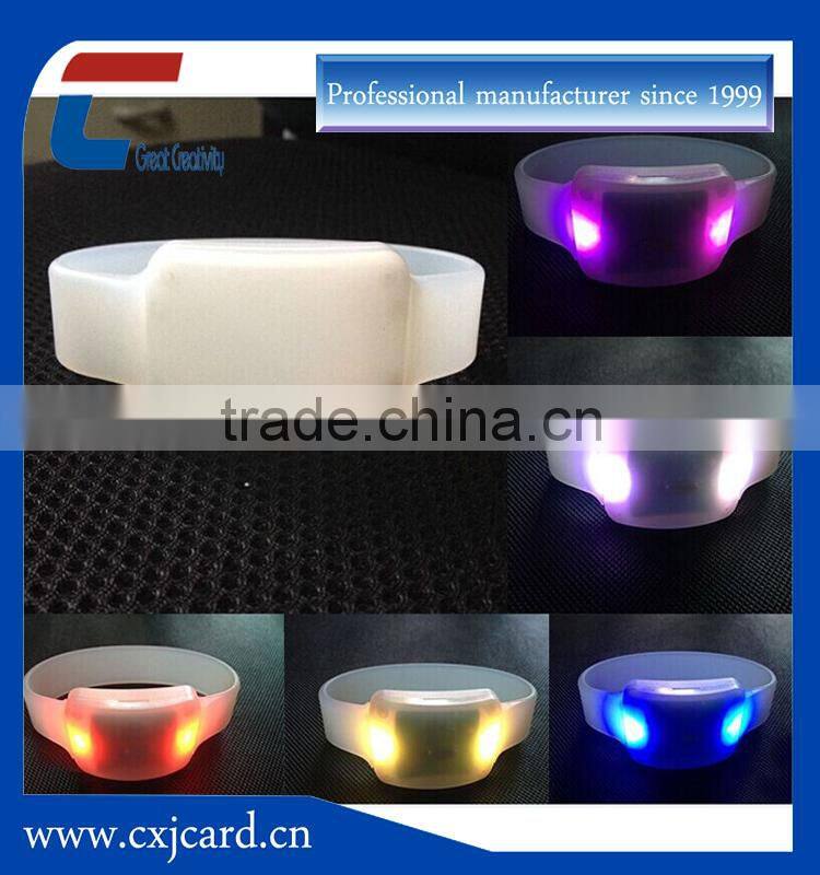 Cheap silicone wristbands with led lights