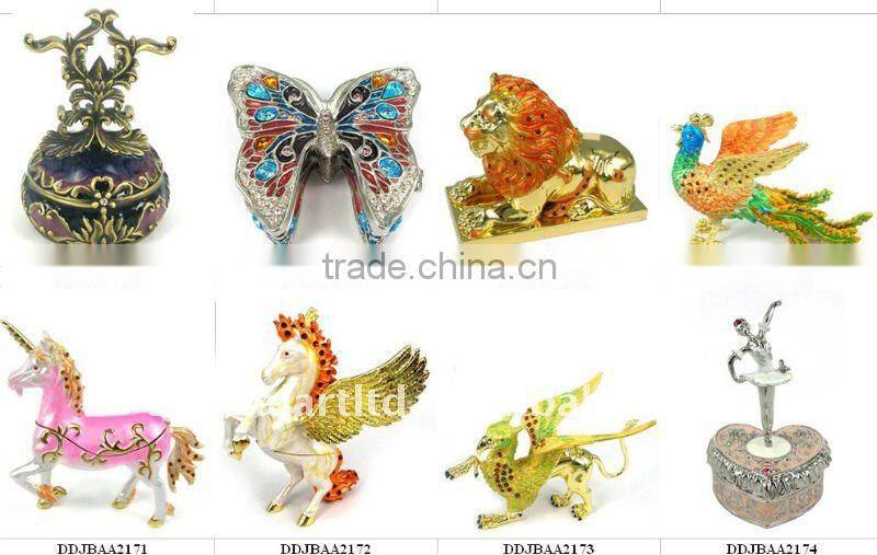 metal crystal apple design jewelry box with magnet closure,good quality and various designs,passed SGS factory audit