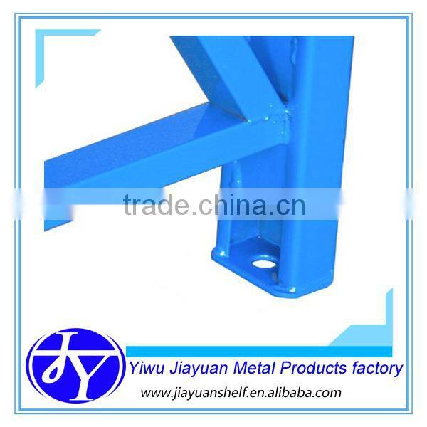 Adjustable detachable medium duty racking