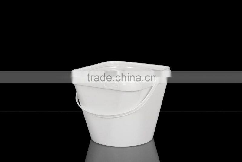 2000 ml Plastic Container (round on the bottom and square on the top)