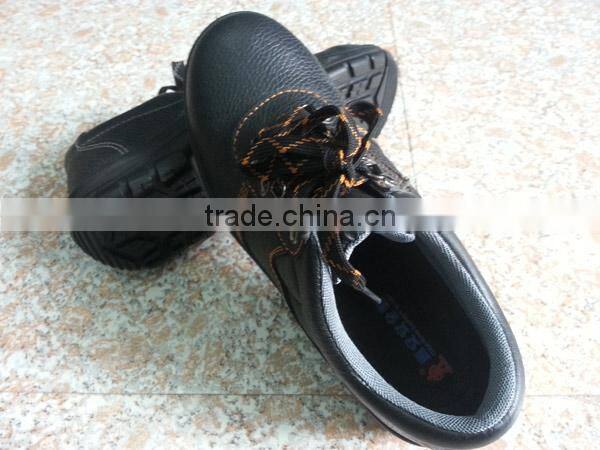 PU Injected Black Embossed Safety Shoes for Crews