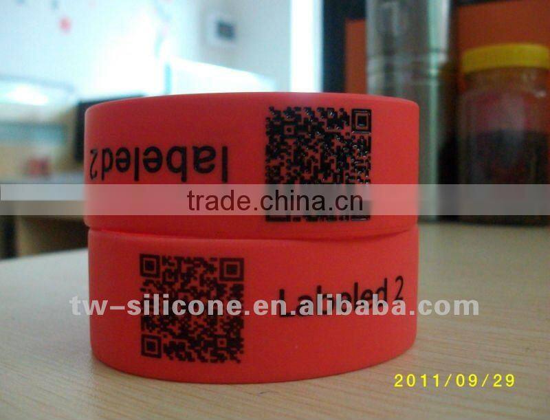 new design child tracking bracelets with QR