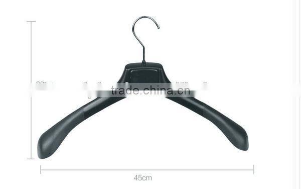 2016 Wholesale plastic hanger with logo with low cost