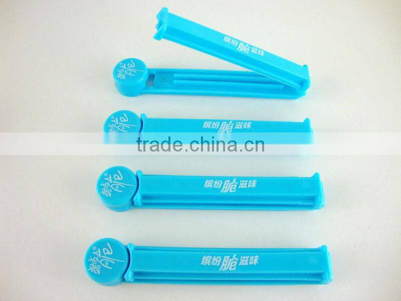 2015 wholesales cheap price long plastic hanging clip strip & clips made in yiwu city