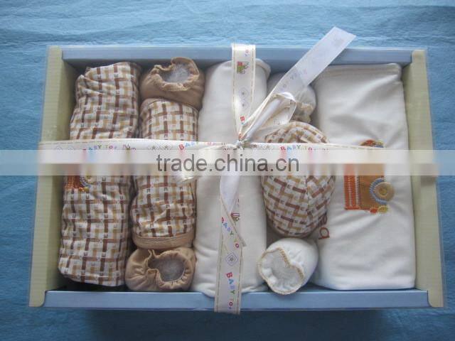 2017 Newest 6pcs New Born Baby Gift Set Cute Style Washable Baby Clothes