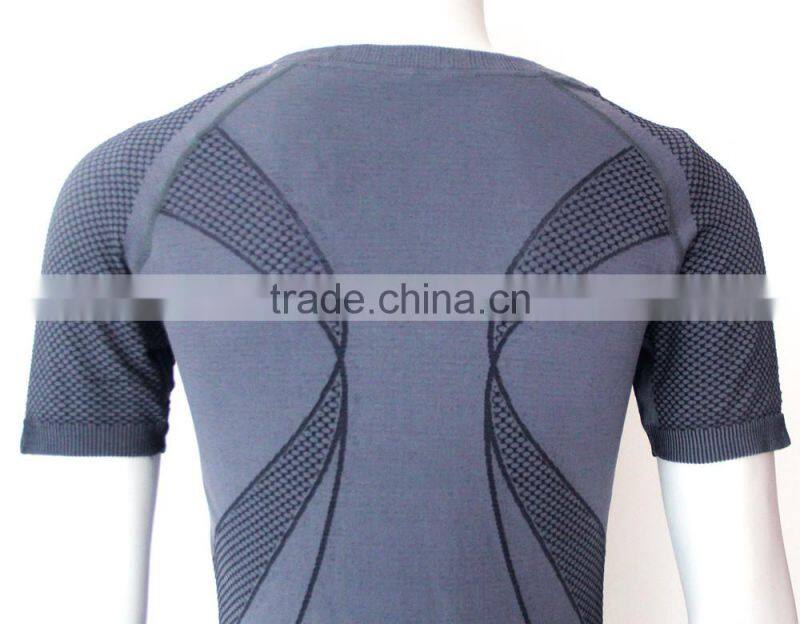 Seamless comfortable t shirt for men