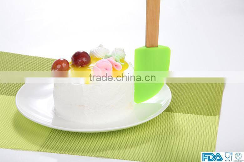 2015 neweast silicone spatula silicone cake & butter knife with wooden handle