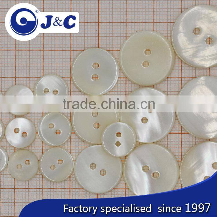 flat 2 holes white color trocas shell button