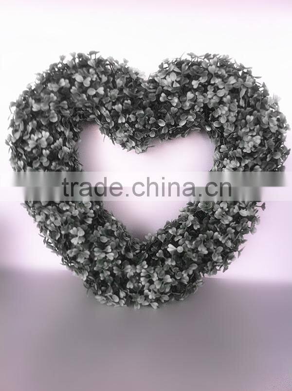 yiwu heart shaped christmas wreath green decorative plastic , faux boxwood heart garland
