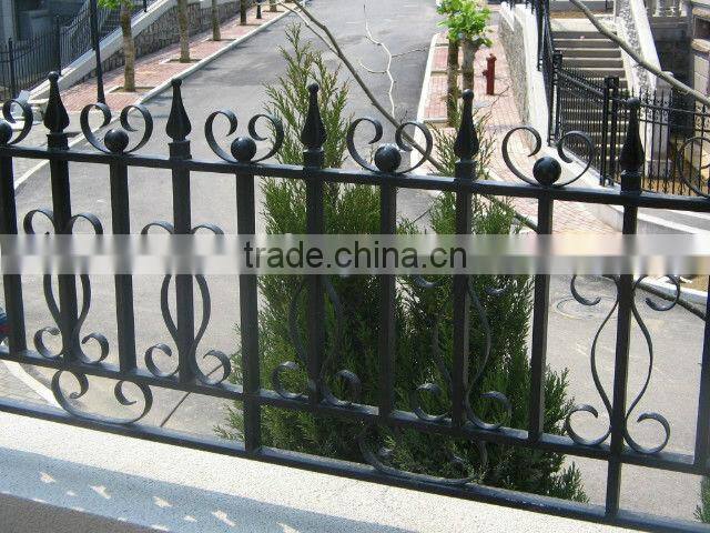 Top-selling handmade wrought iron garden border fence