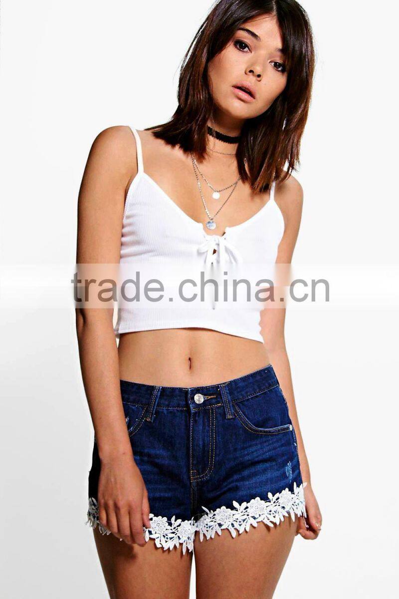 New design fashion women hotpants crochet trim women denim shorts