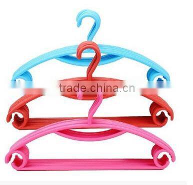 factory supply cheap plastic laundry hanger