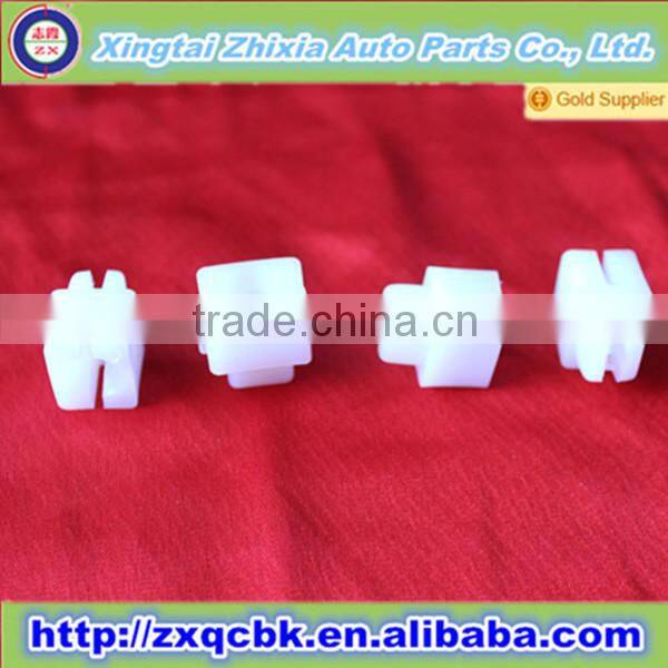 Auto clips and plastic fasteners on sell/Auto Door Panel Clips