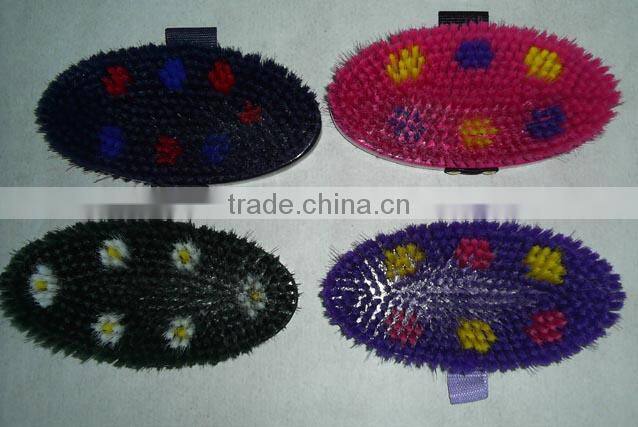 wooden back dandy brush with pp bristles