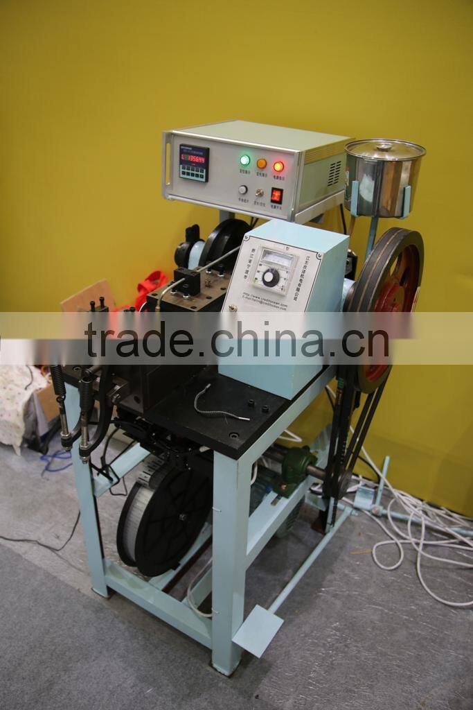 Semi-automatic shoelace tipping machine for printing film