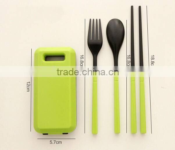 Practical 3 pieces pack green plastic Kitchenware Kid's Flatware Sets