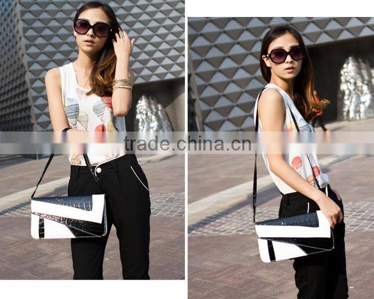 New Hot Serpentine Women Messenger Bags Hit Color Party Bags Tote Designer Handbags Brands Vintage Cover Women Handbag