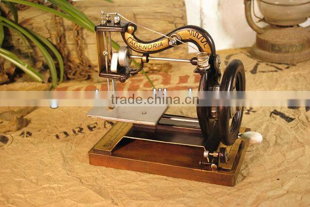 Antique sewing machine metal model imitation with paint