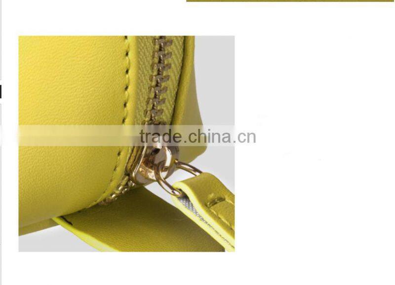 High quality shell shaped professional makeup bag