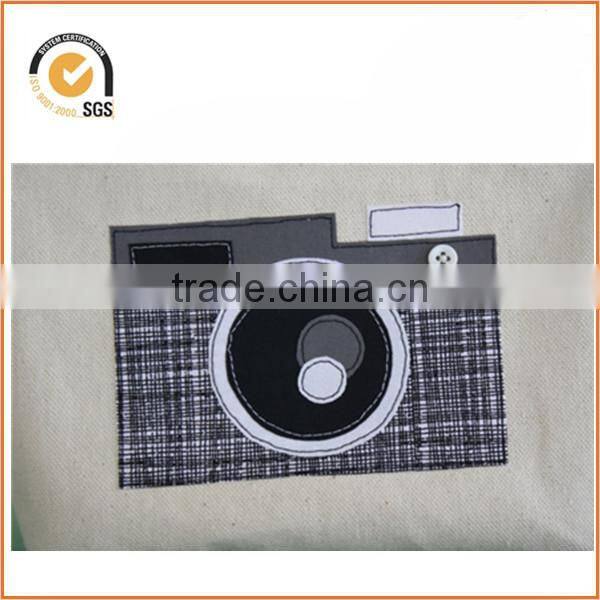 Vintage Camera Applique Zipper Pouch/Makeup Bag: Natural Canvas with Black and Silver Chevron-Print Chiqun Dongguan CQ-H01096