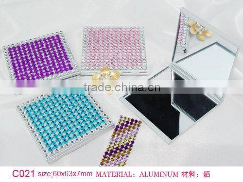 metal diamond pocket mirror